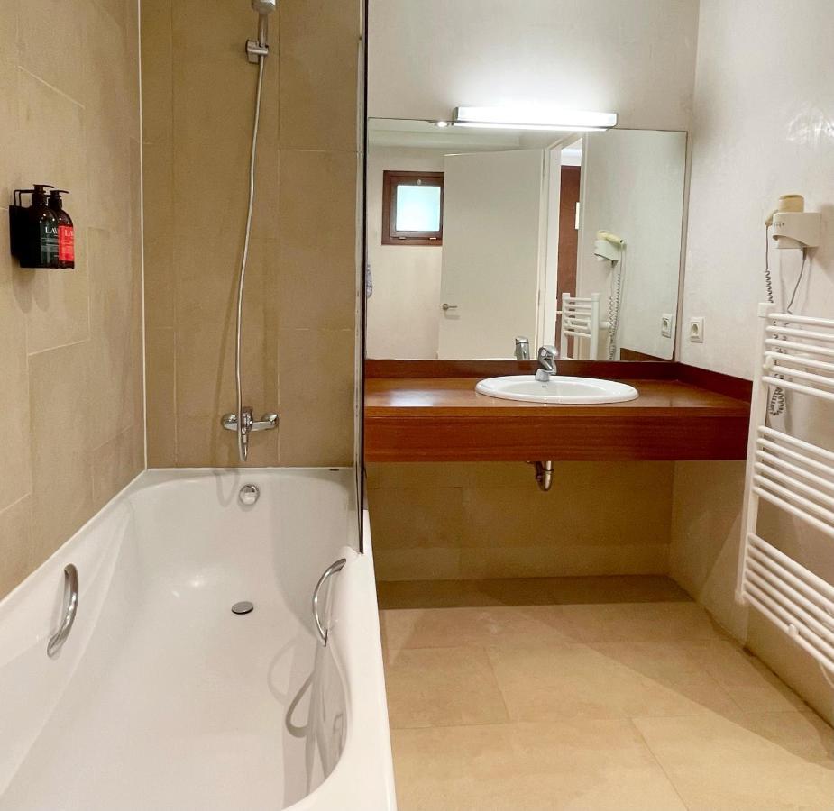 Hotel Mas Del Sol Vall-Llobrega Eksteriør billede